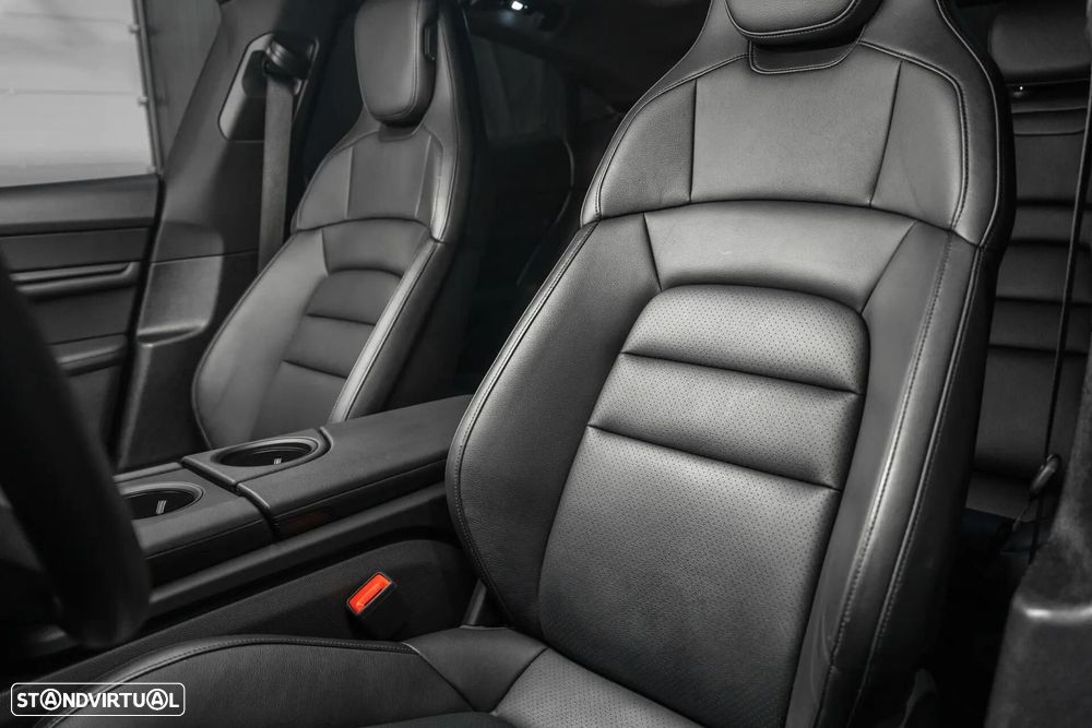 Porsche Taycan 4 - 20