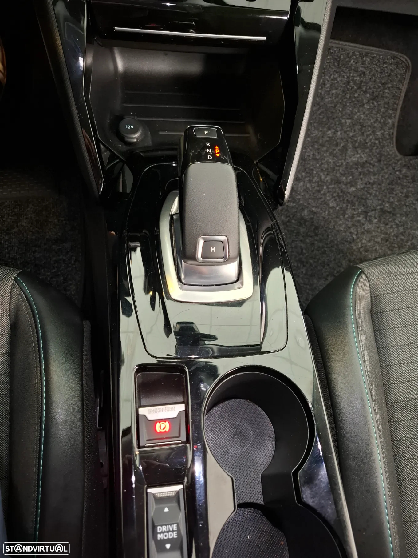 Peugeot 2008 - 11