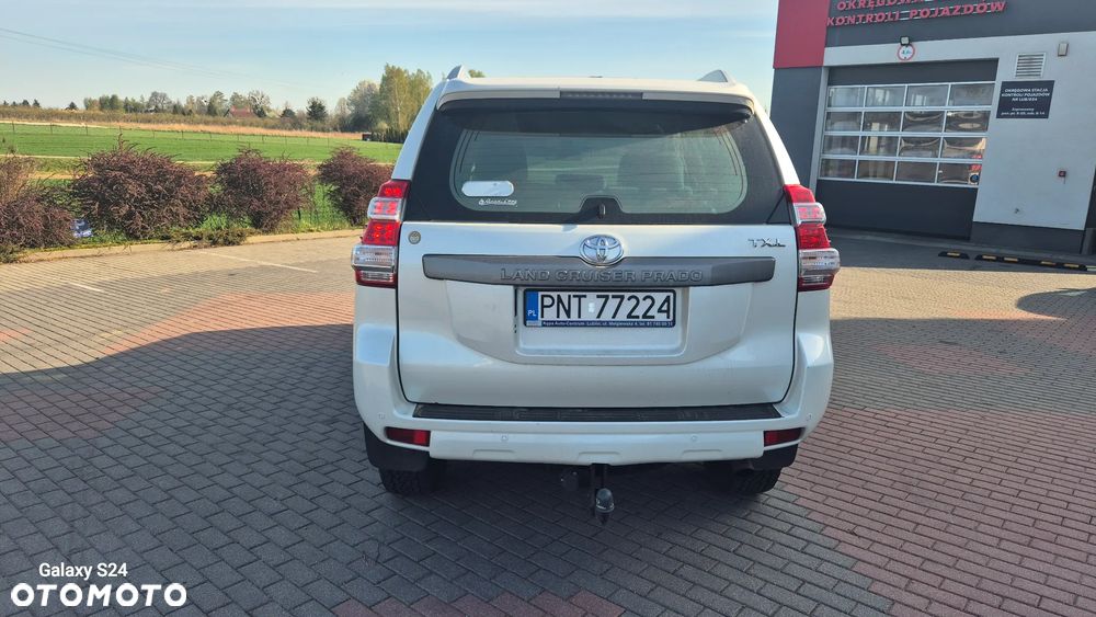 Toyota Land Cruiser - 2