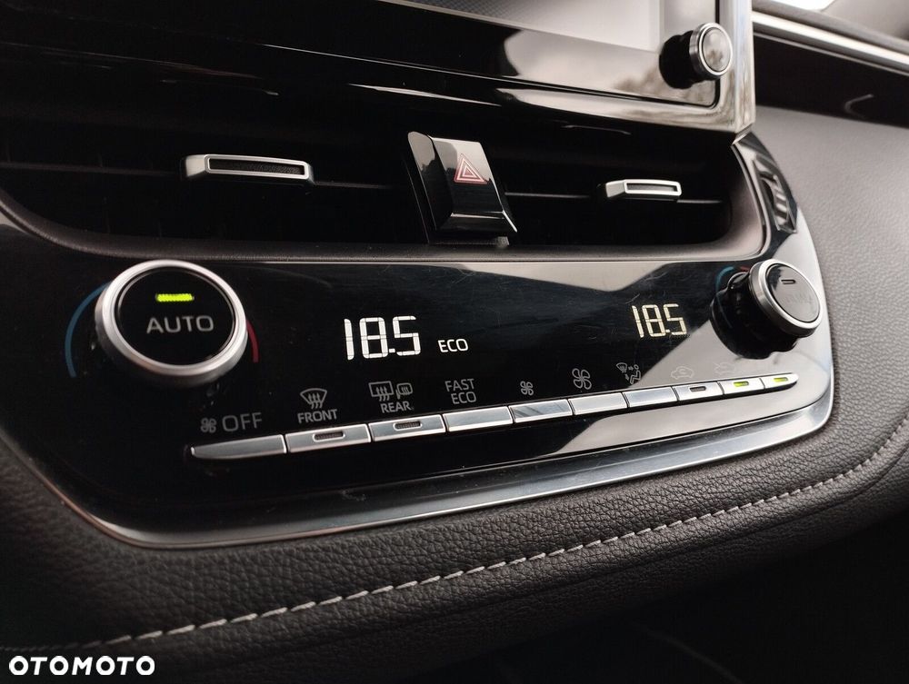 Toyota Corolla 1.8 Hybrid Comfort - 12