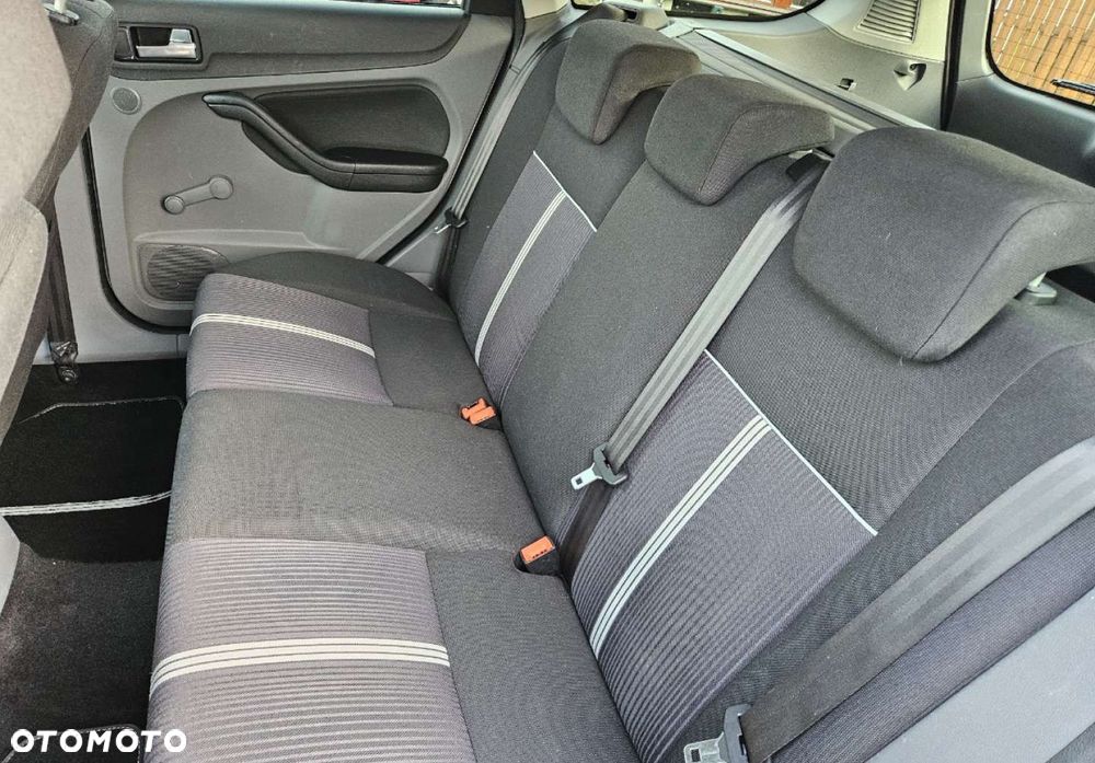 Ford Focus - 22