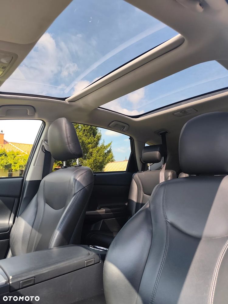Toyota Prius+ (Hybrid) Executive - 8