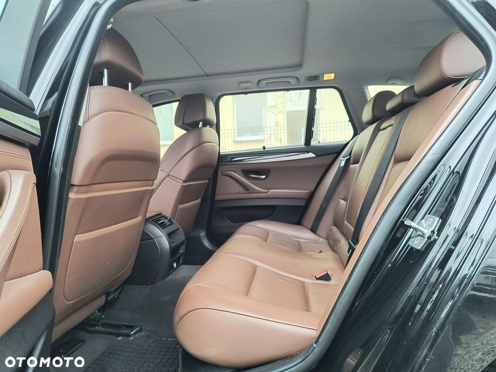 BMW Seria 5 525d xDrive Luxury Line - 10