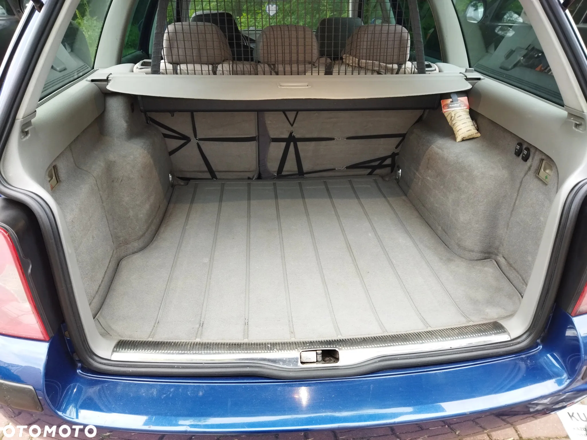Volkswagen Passat 1.9 TDI Highline - 23