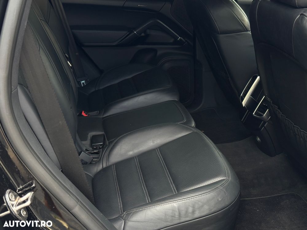 Porsche Cayenne - 13