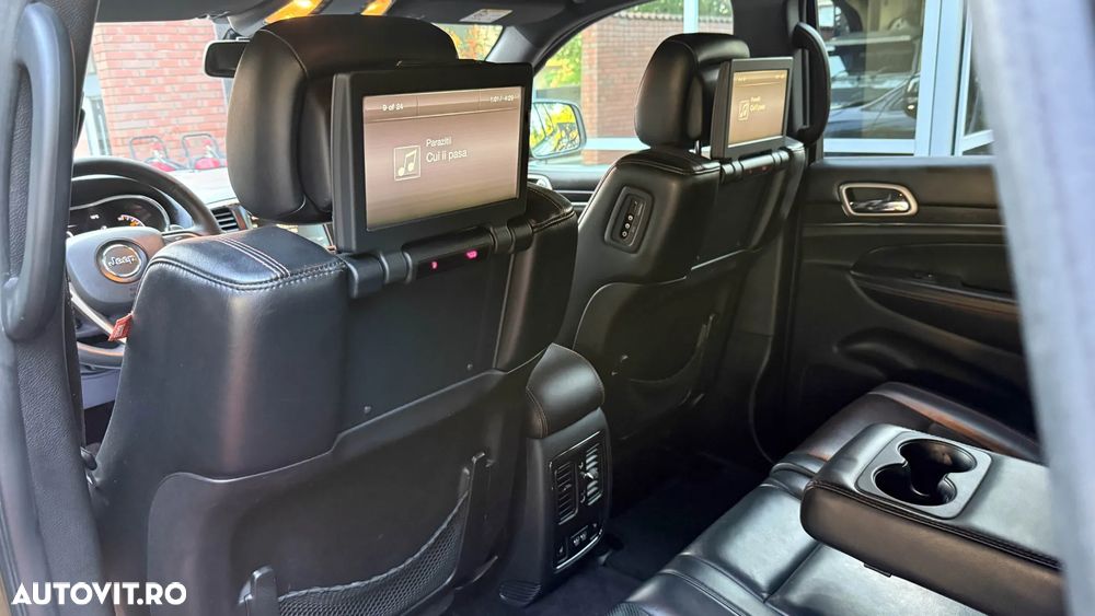Jeep Grand Cherokee - 8
