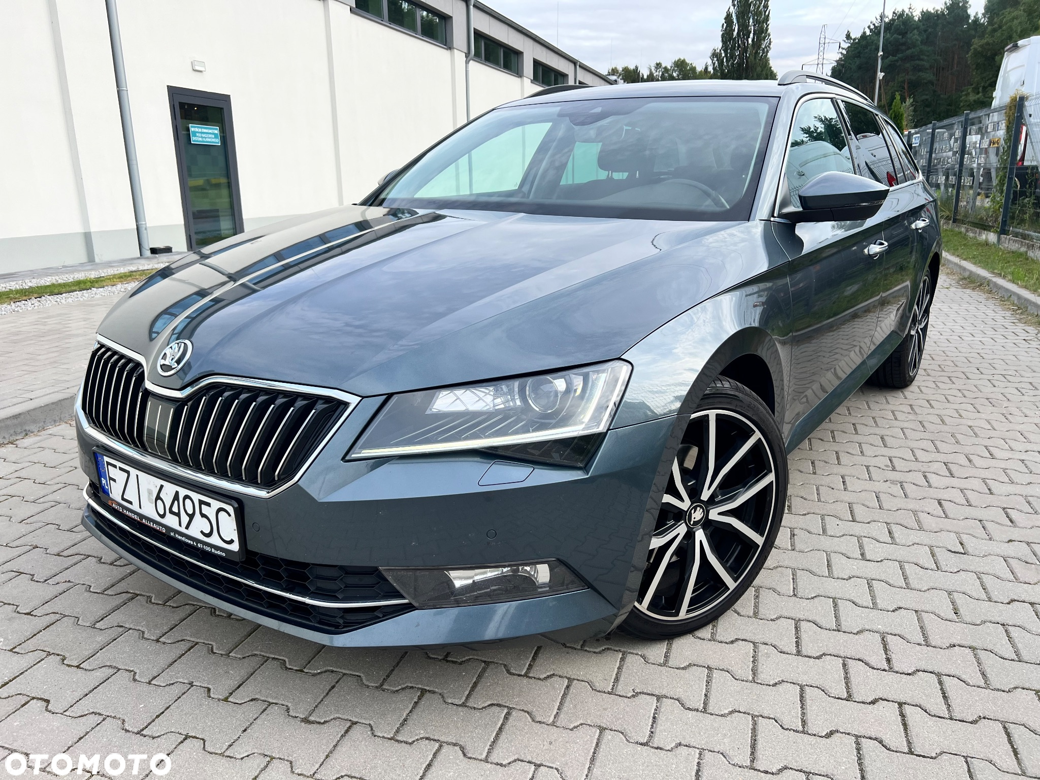 Skoda Superb 2.0 TDI Ambition DSG - 2