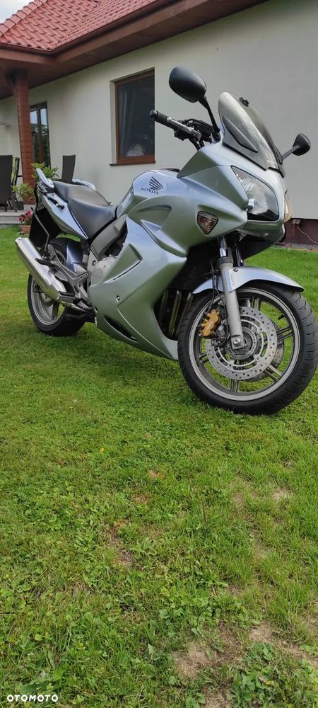 Honda CBF - 4