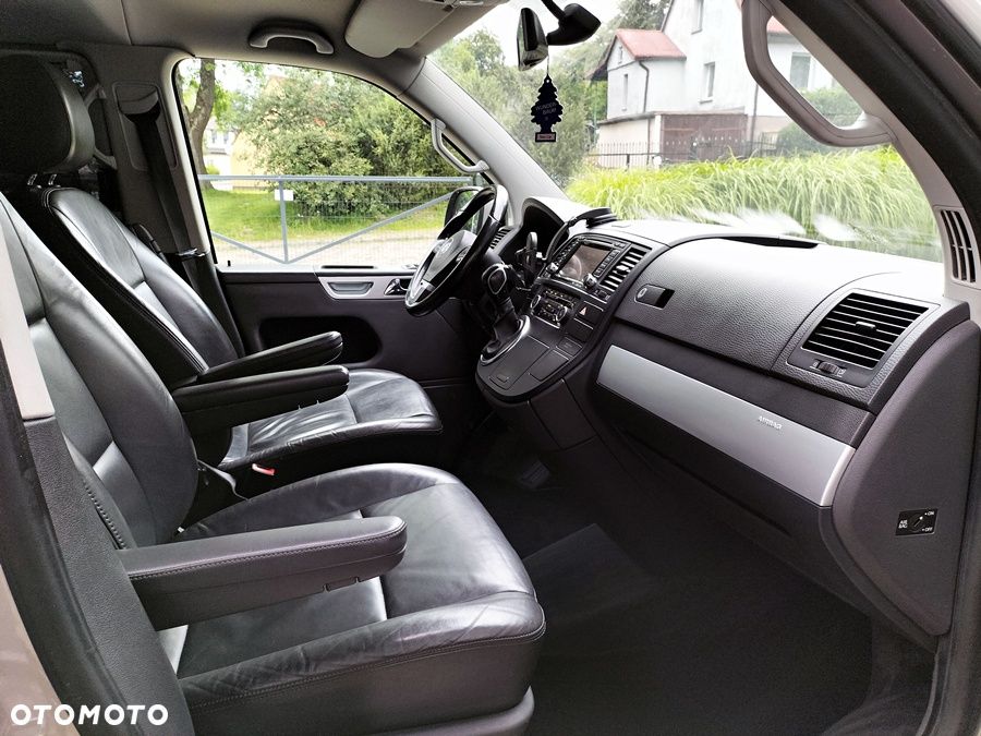 Volkswagen Multivan - 17