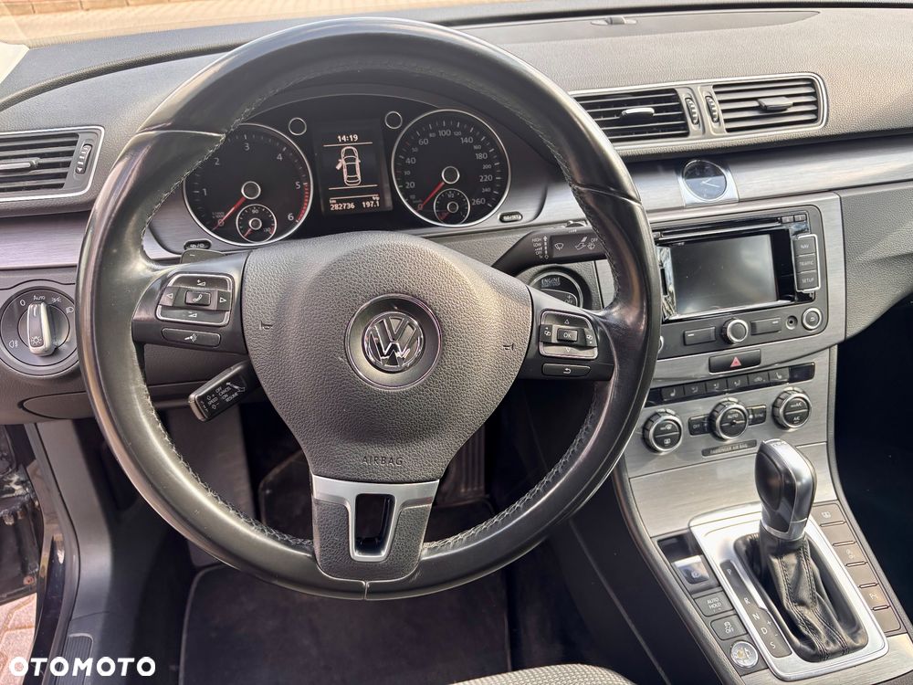 Volkswagen Passat 2.0 TDI Comfortline DSG - 34