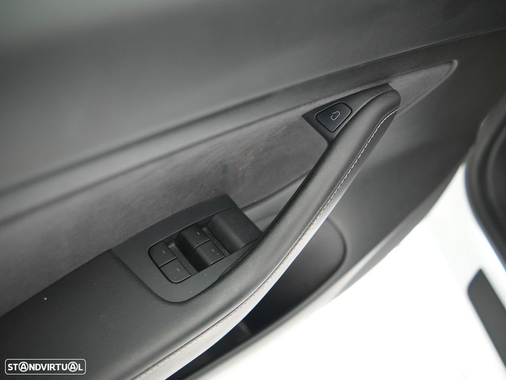 Tesla Model 3 Standard RWD Plus - 33
