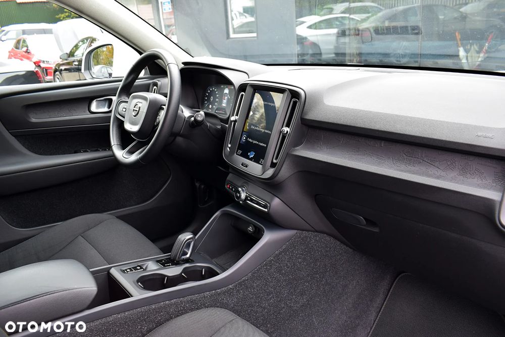 Volvo XC 40 T3 Momentum - 9