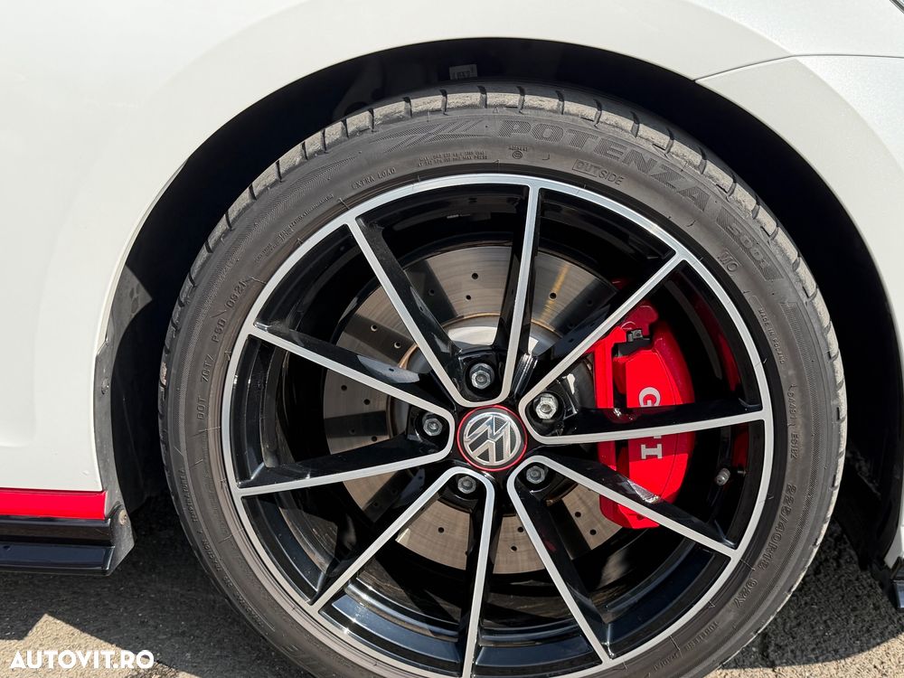 Volkswagen Golf - 12