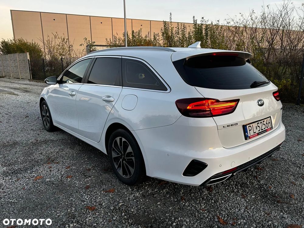 Kia Ceed - 12