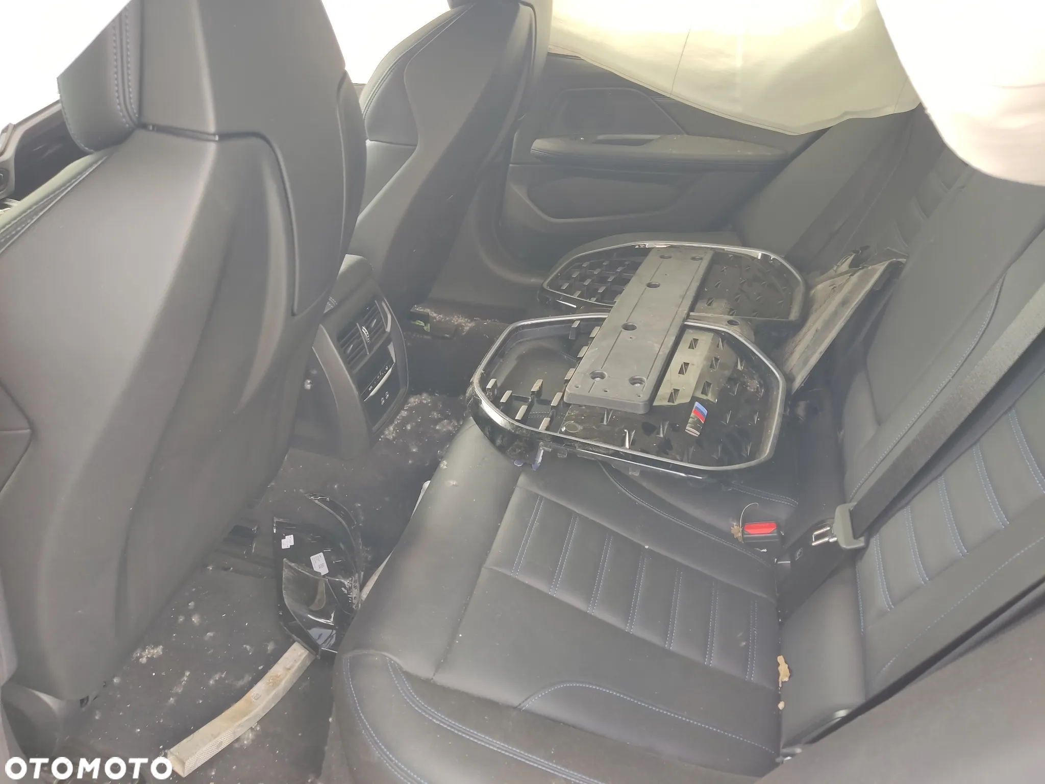BMW i4 - 12