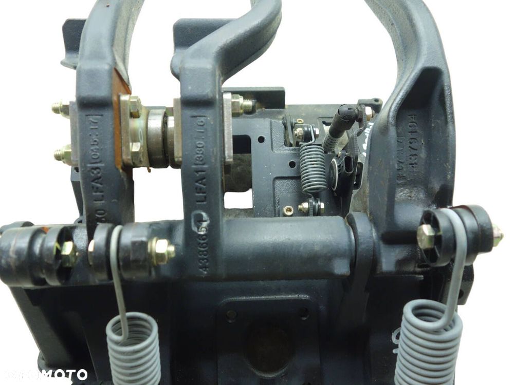Pedały Sprzęgła Hamulca Support Massey Valtra 4379194 4886703 - 3