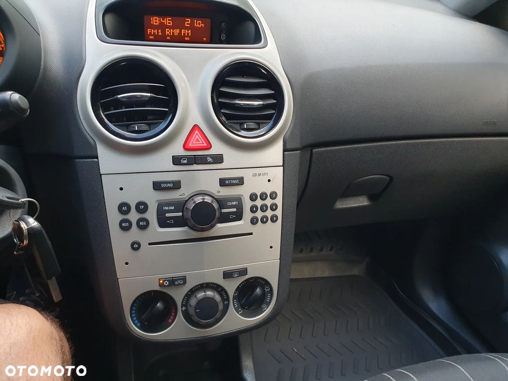Opel Corsa 1.2 16V - 17