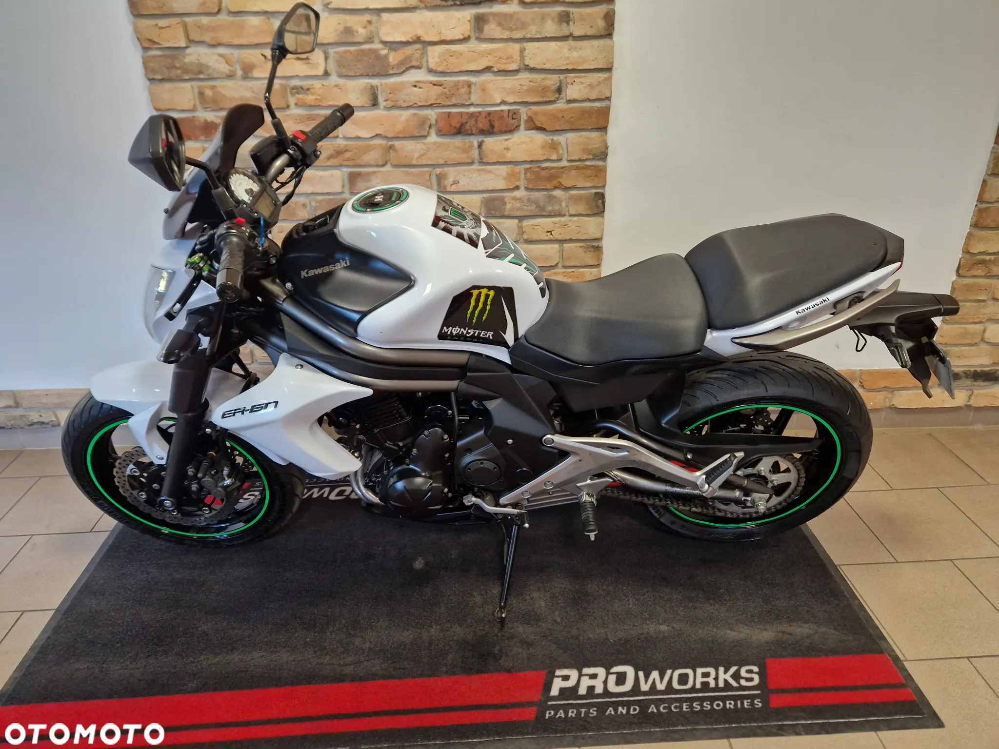 Kawasaki ER - 9