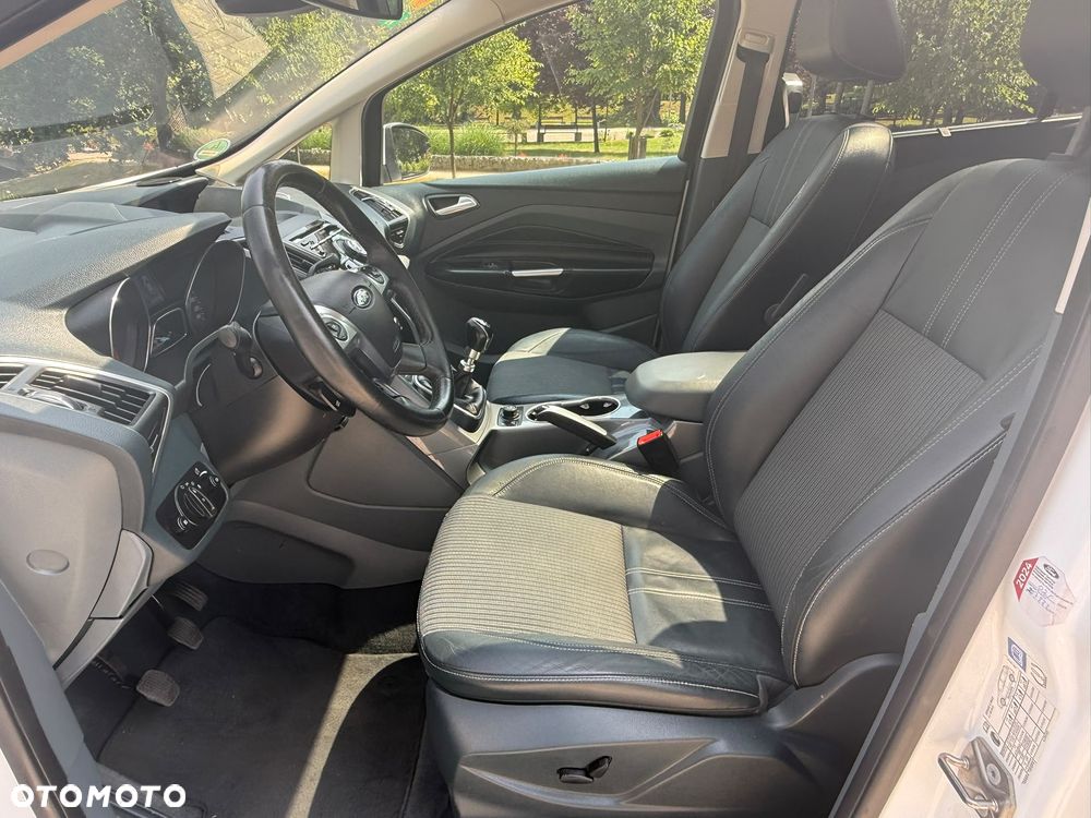 Ford Grand C-MAX 2.0 TDCi Titanium - 23