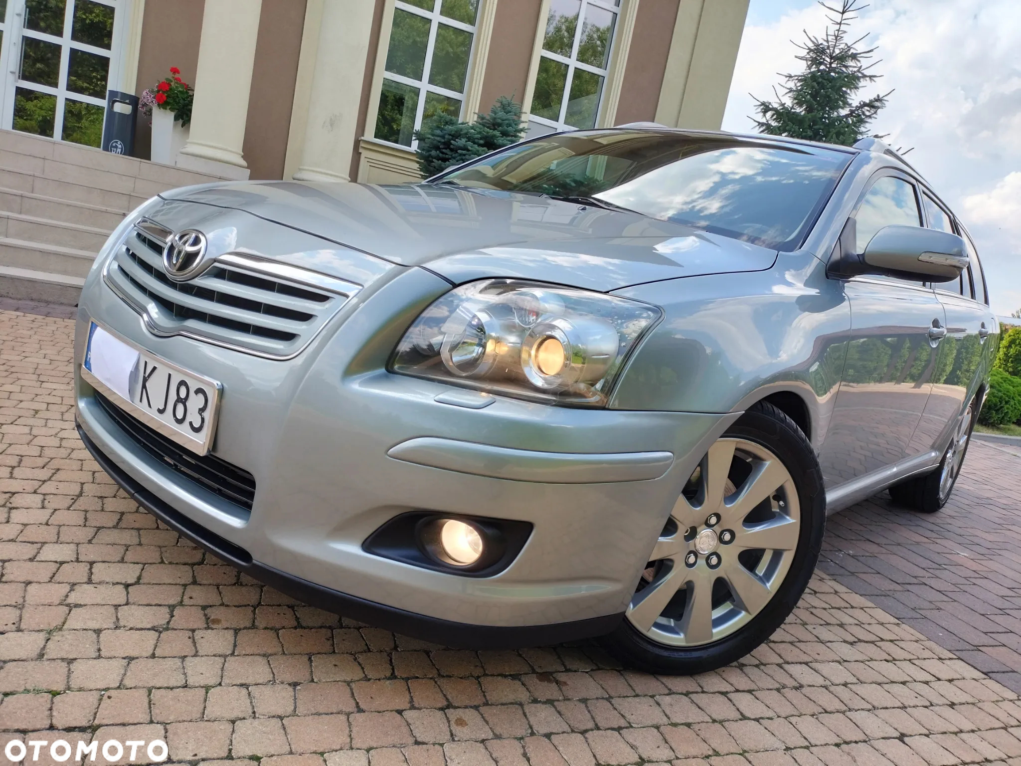 Toyota Avensis 2.0 D-4D Sol+NAVI - 31