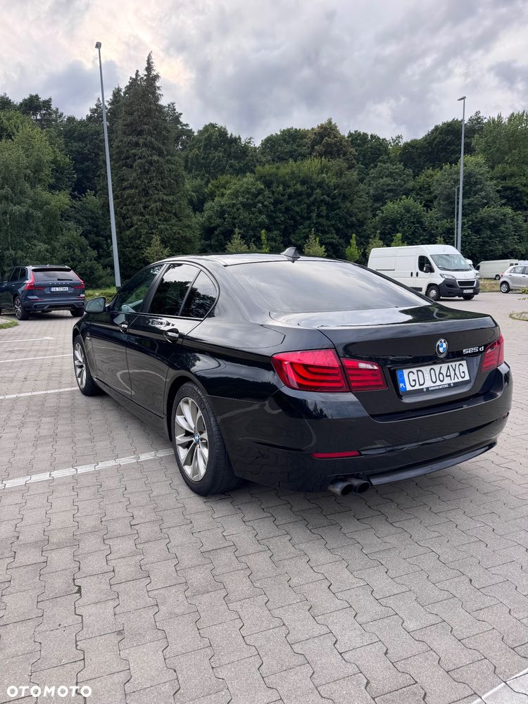 BMW Seria 5 525d xDrive Luxury Line - 3
