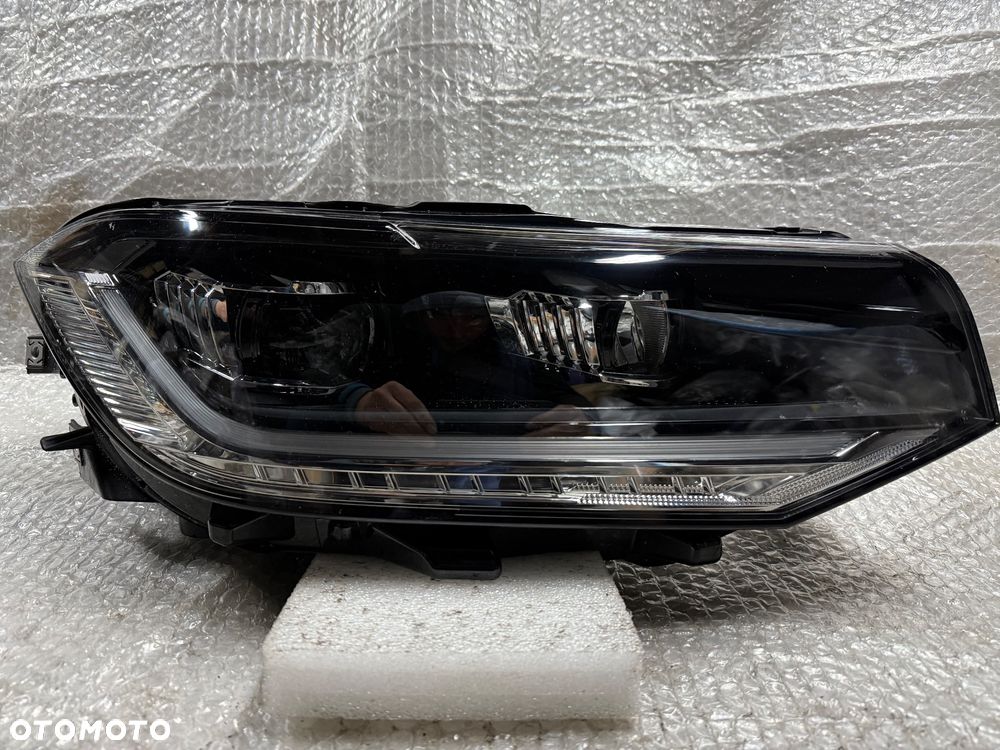 LAMPA PRZÓD PRAWA FULL LED VOLKSWAGEN T CROSS 2GM 2GM941036B - 1