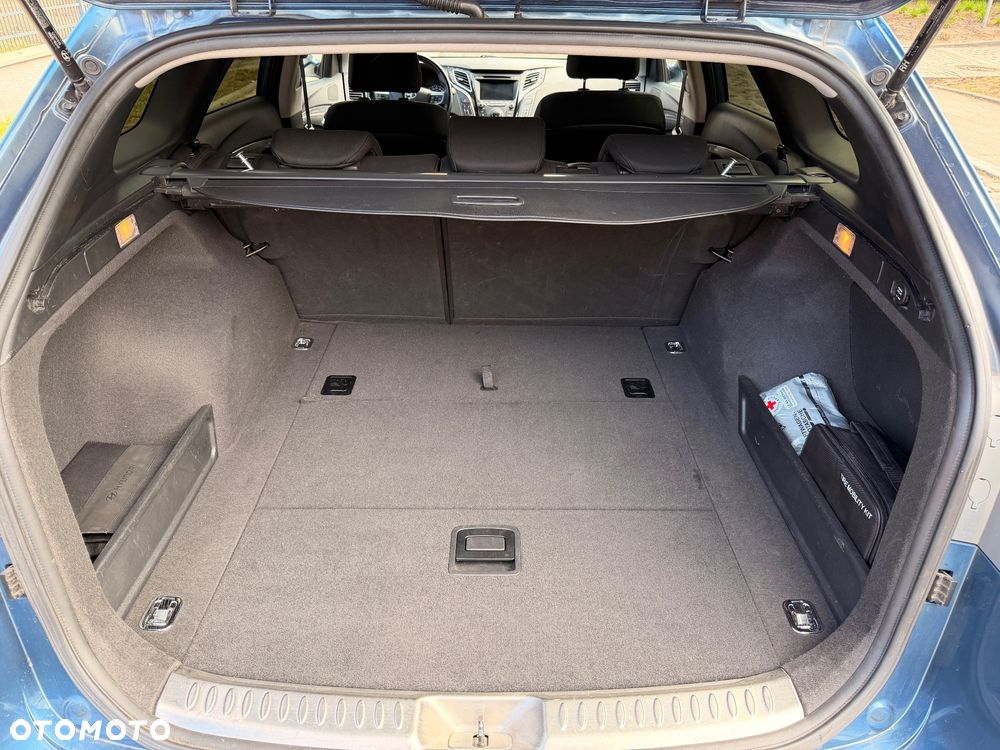 Hyundai i40 i40cw 1.7 CRDi Automatik Fifa World Cup Edition - 16