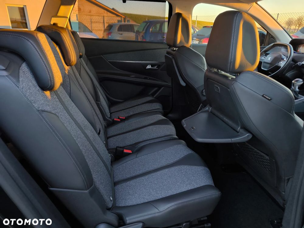 Peugeot 5008 1.5 BlueHDi Allure S&S - 14