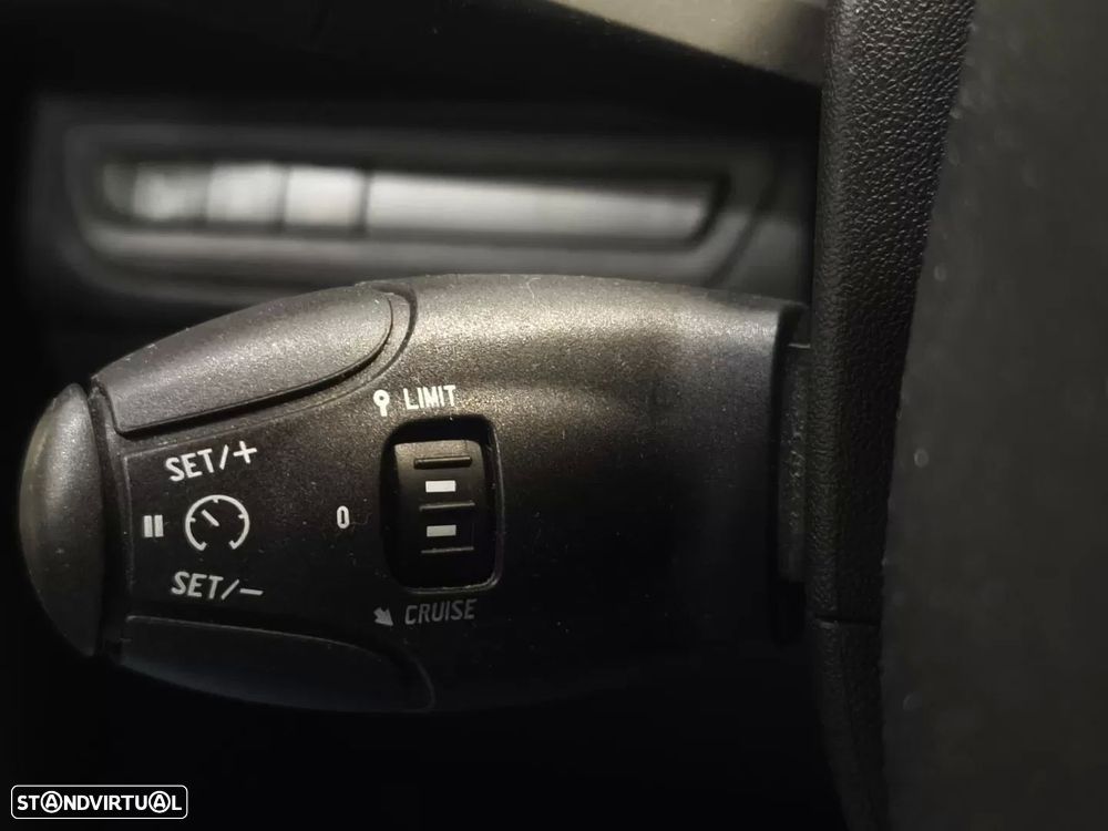 Peugeot 2008 PureTech 110 Stop&Start EAT6 Allure - 17
