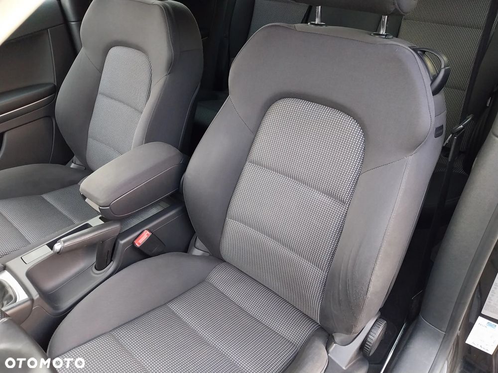 Audi A3 3-drzwiowe 1.6 Attraction - 16