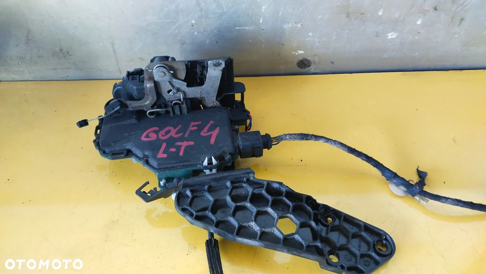 ZAMEK DRZWI LEWY TYŁ TYLNY VOLKSWAGEN GOLF 4 - 1