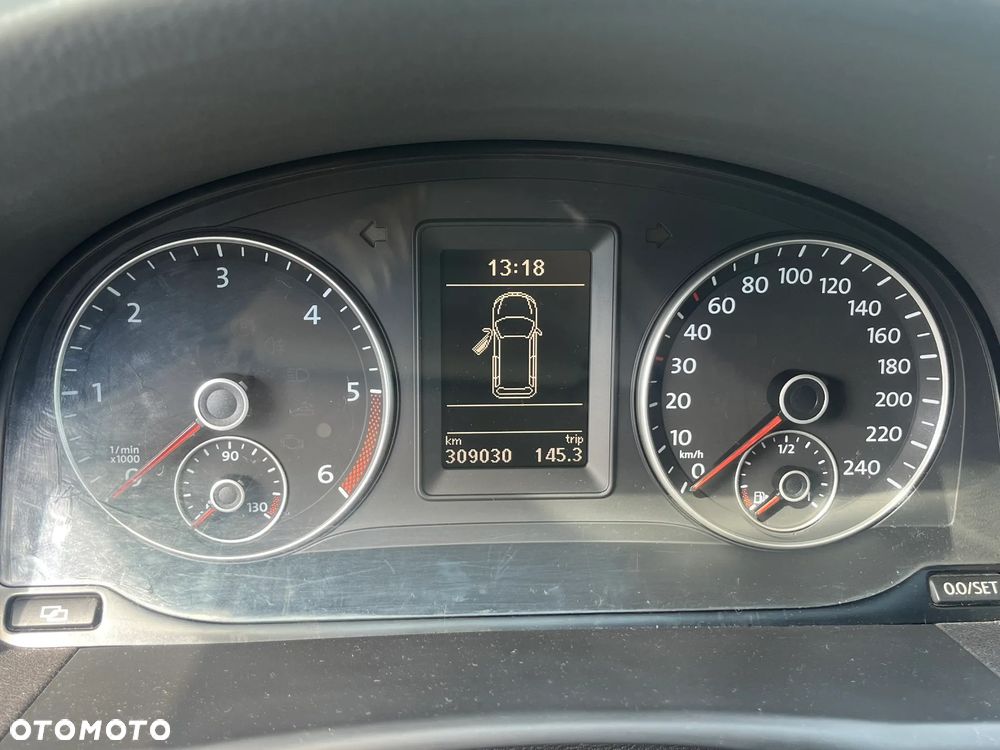 Volkswagen Touran - 10