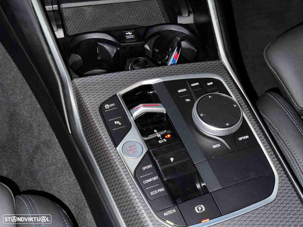 BMW 320 d Touring Pack Desportivo M Auto - 25