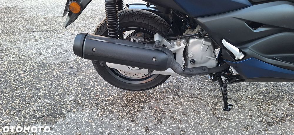 Yamaha X-max - 17