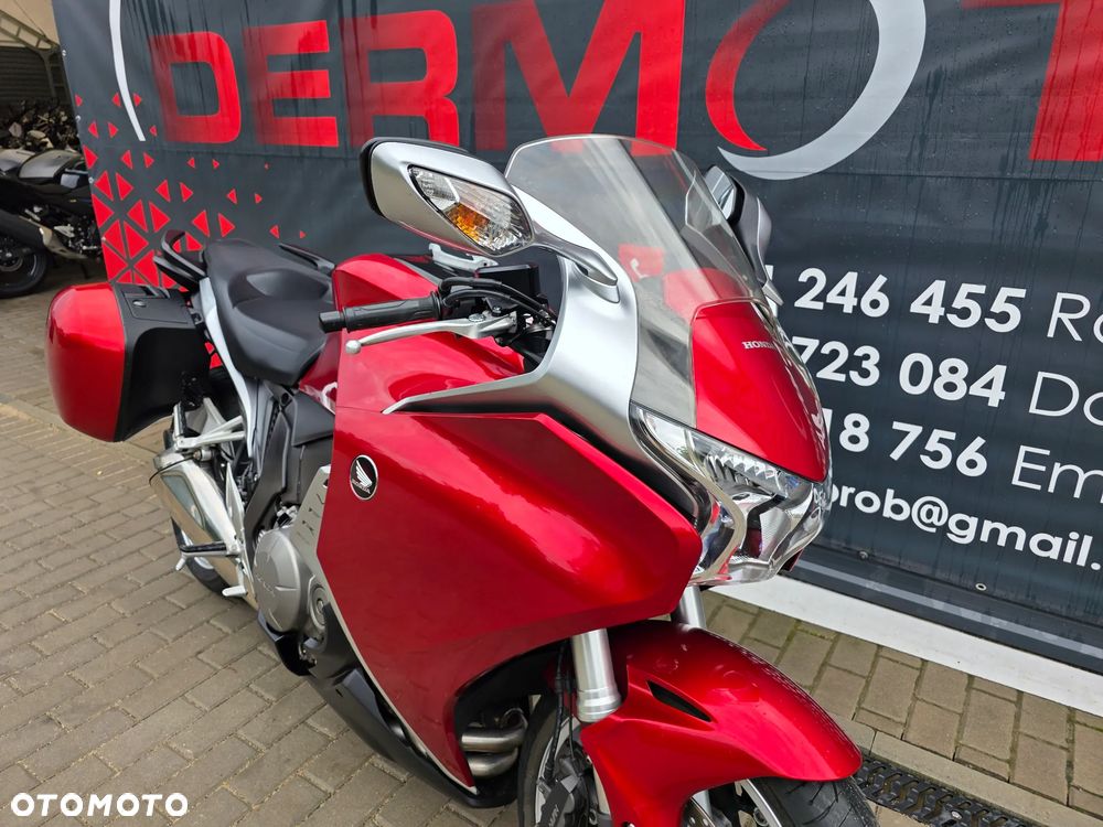 Honda VFR - 25