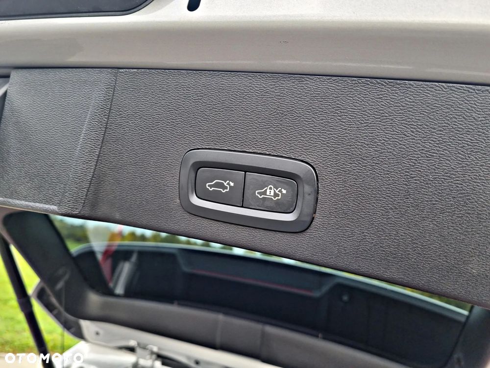 Volvo XC 40 B3 B DKG Essential - 15