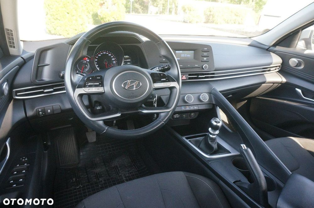 Hyundai Elantra 1.6 Modern - 16