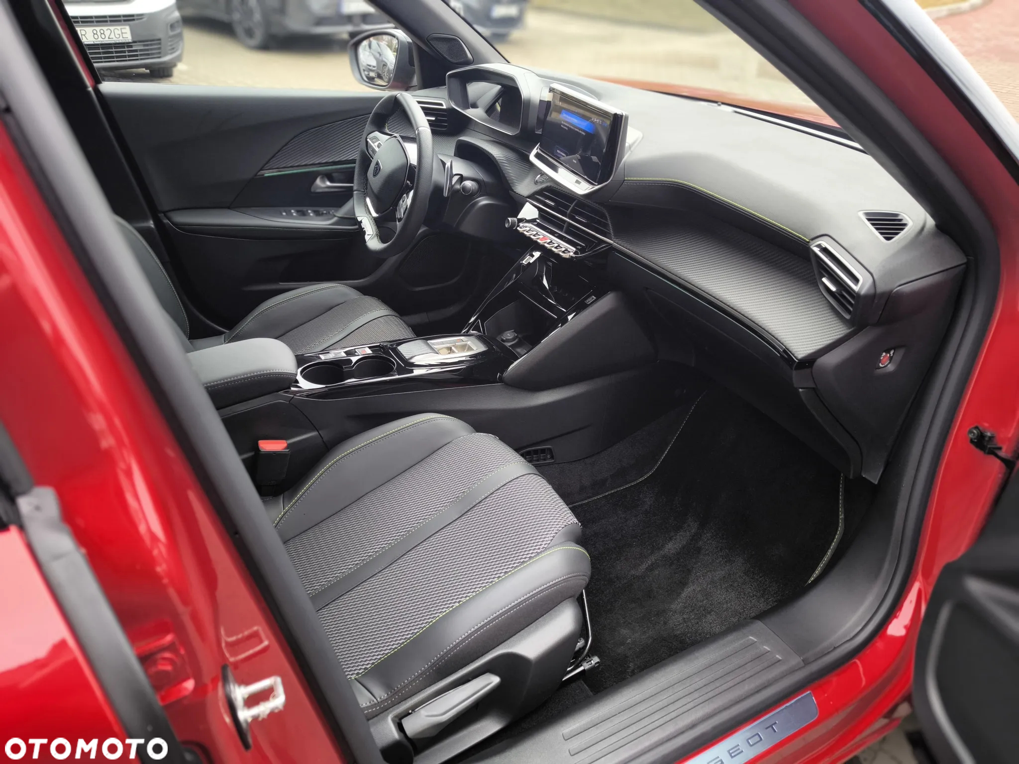 Peugeot 2008 PureTech mHEV GT e-DCS6 - 11