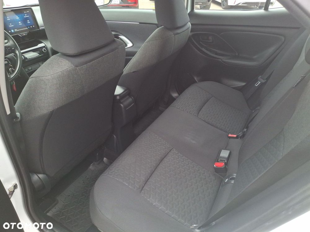 Toyota Yaris Cross Hybrid 1.5 Comfort 4x4 - 10