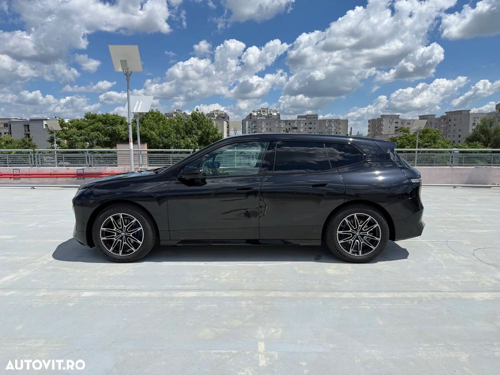 BMW iX - 5