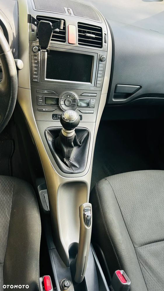 Toyota Auris 2.2 D-4D X + NAVI - 13