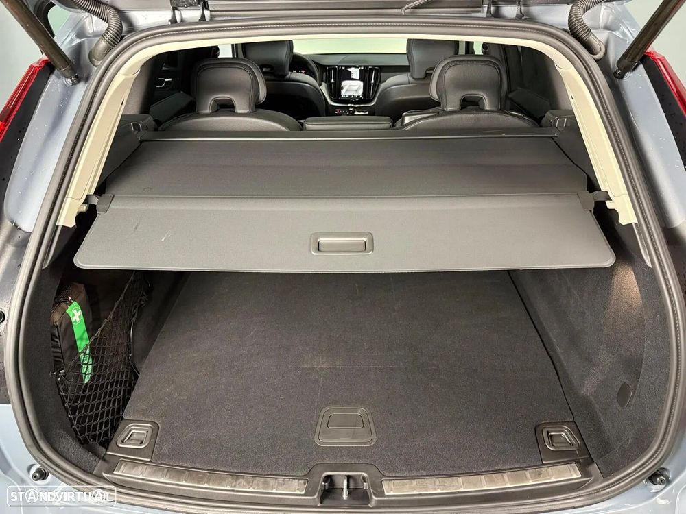 Volvo XC 60 2.0 T8 PHEV Plus Bright AWD - 24