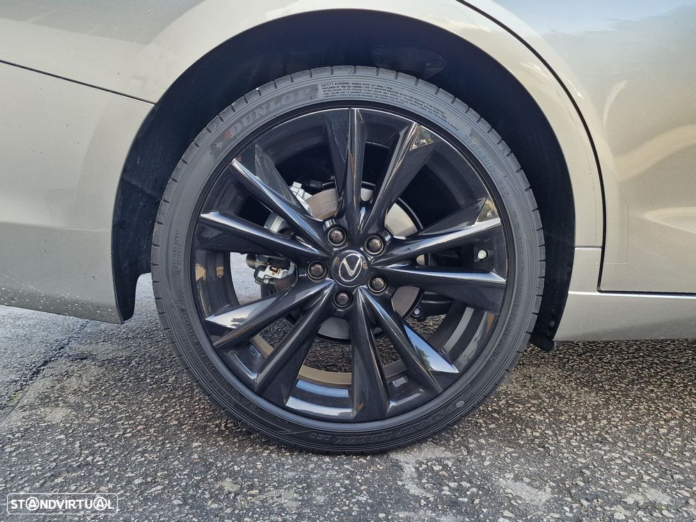 Lexus ES 300h Sport - 9