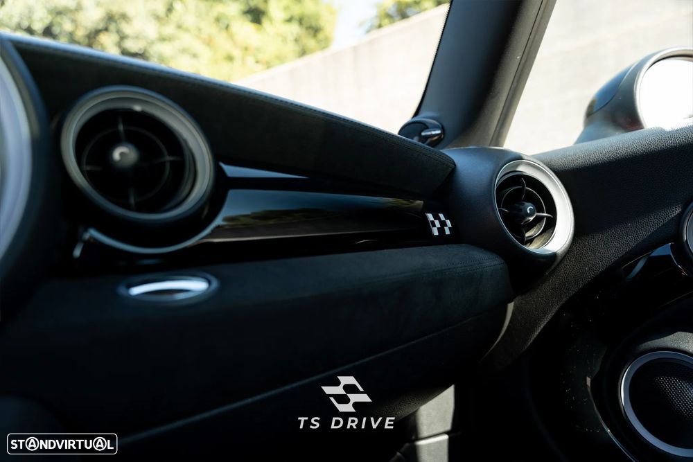 MINI 3 Portas John Cooper Works - 12