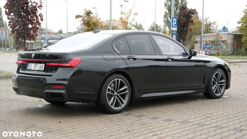 BMW Seria 7 750i xDrive sport - 34