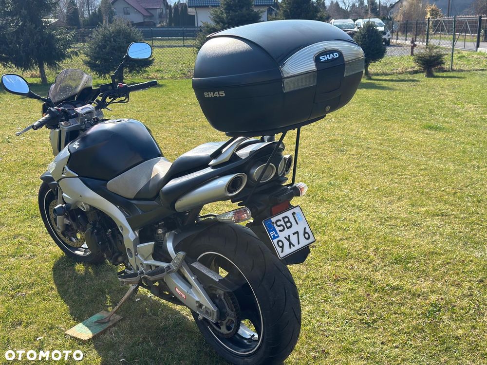 Suzuki GSR - 5