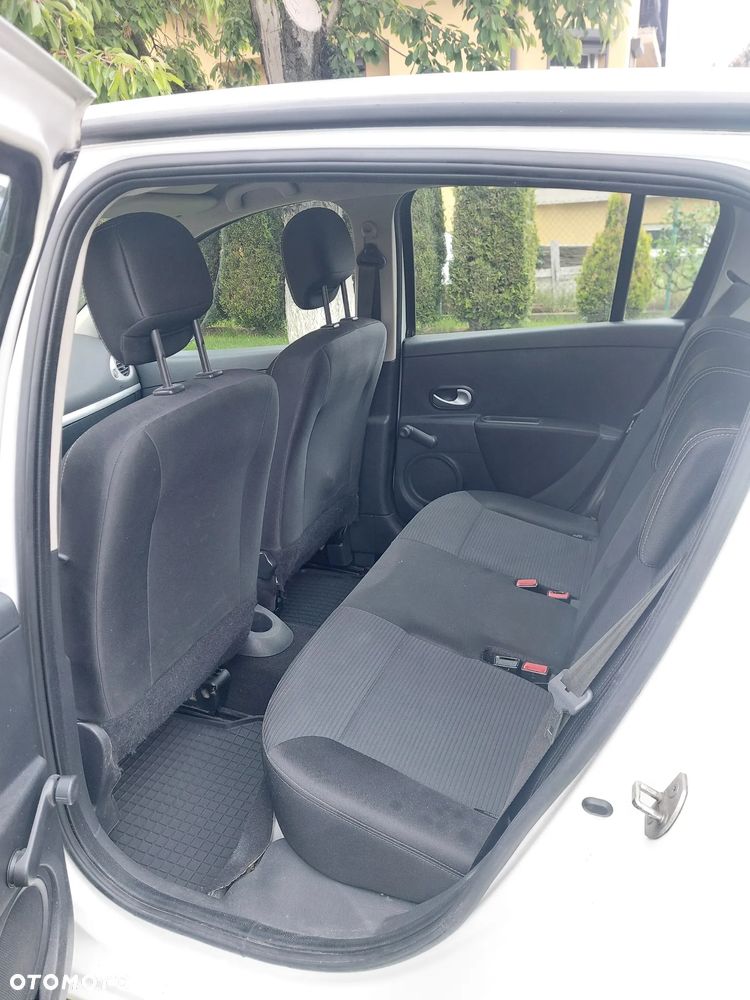 Renault Clio 1.2 16V Alize - 11