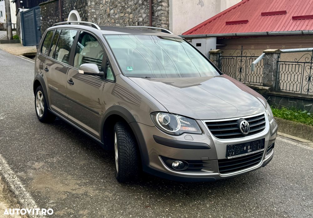 Volkswagen Touran Cross 1.4 TSI - 2