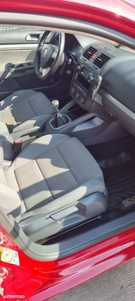 Volkswagen Golf 1.9 TDI DPF Sportline BlueMotion - 17