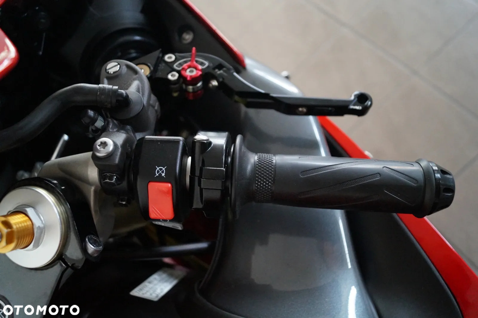 Yamaha R1 - 13